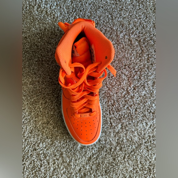 Neon orange NIKE AIR FORCE 1 HIGH LV8 (GS) "JUST DO IT" size 8 - Picture 14 of 16